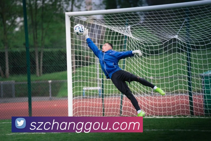 考文顿与湖人激战正酣谁能在这场对决中笑到最后